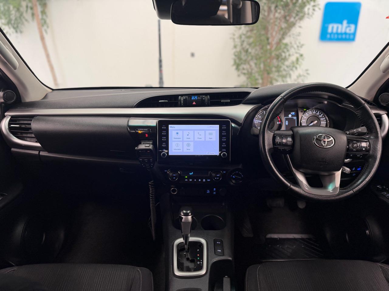 2022 Toyota Hilux thumbnail