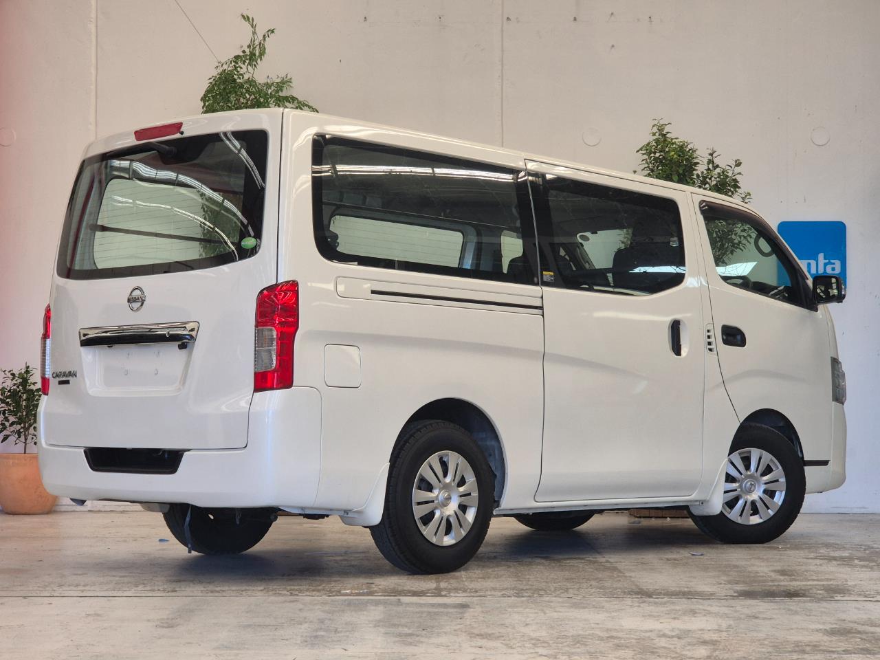 2020 Nissan Caravan thumbnail