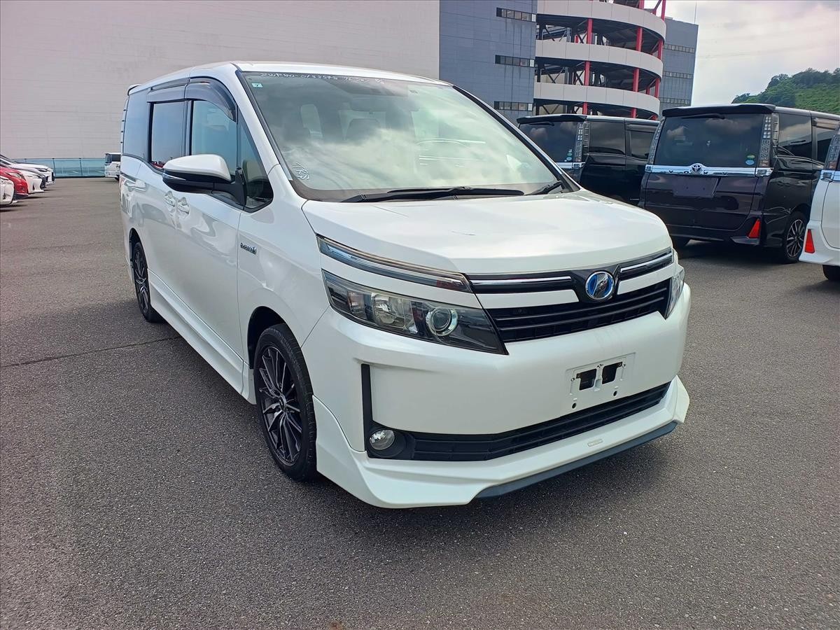 2015 Toyota Voxy thumbnail