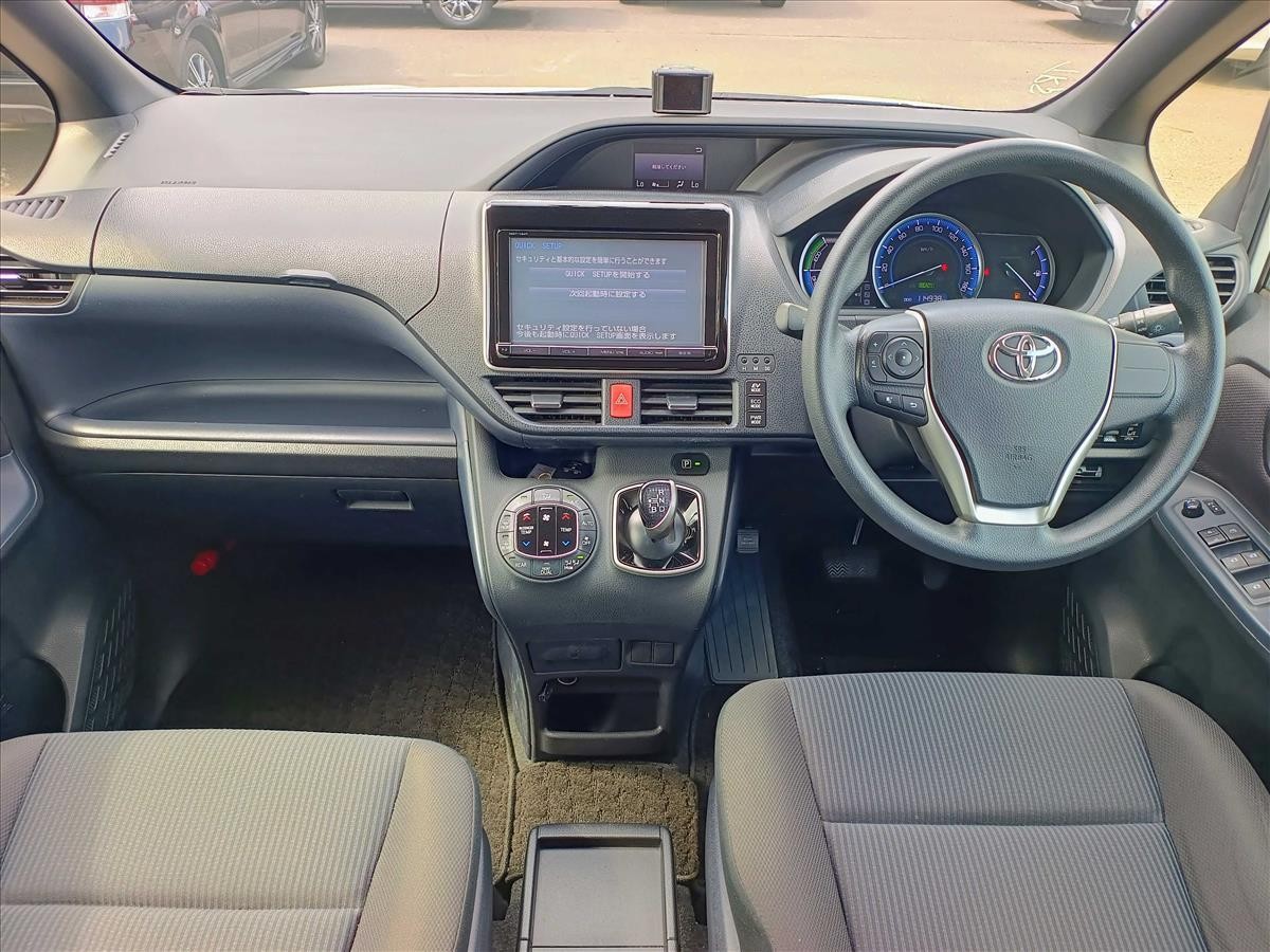 2015 Toyota Voxy thumbnail