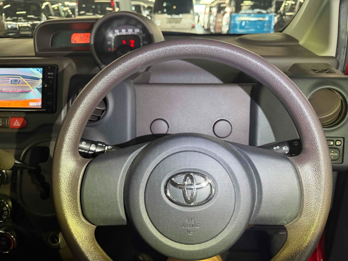 2014 Toyota Spade thumbnail