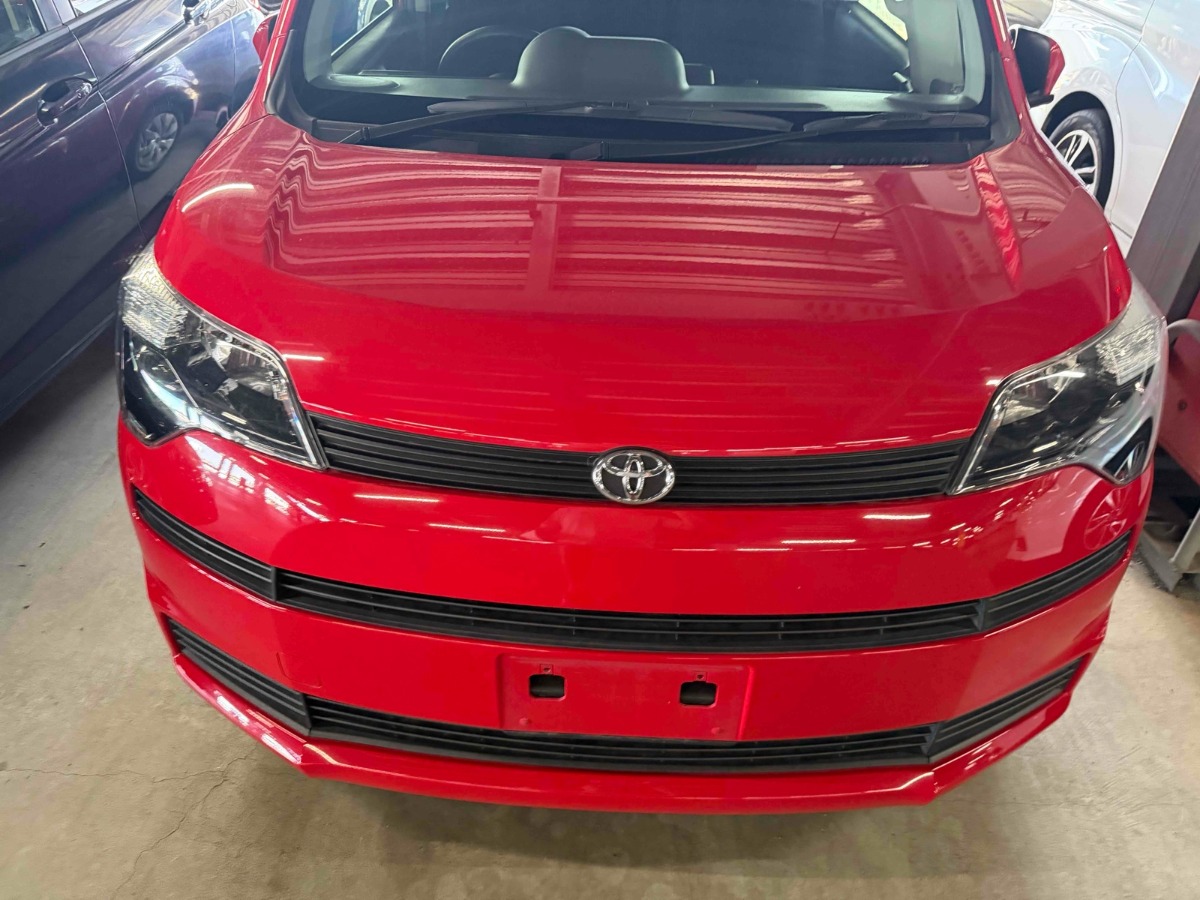 2014 Toyota Spade thumbnail