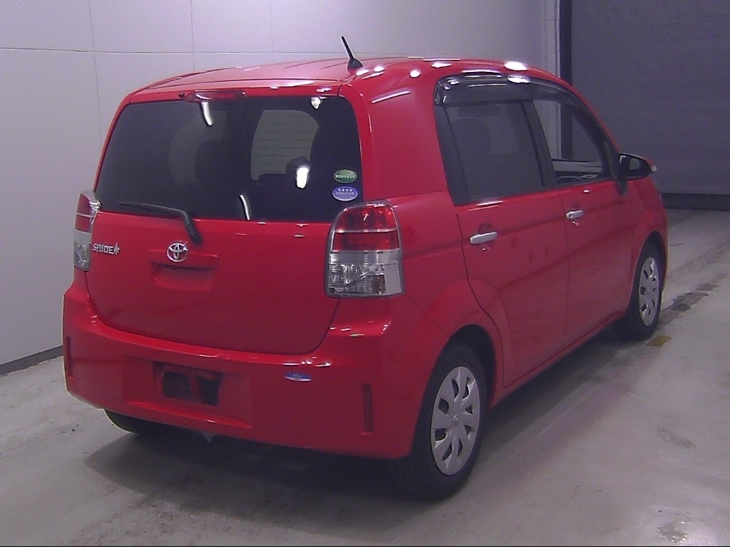 2014 Toyota Spade thumbnail