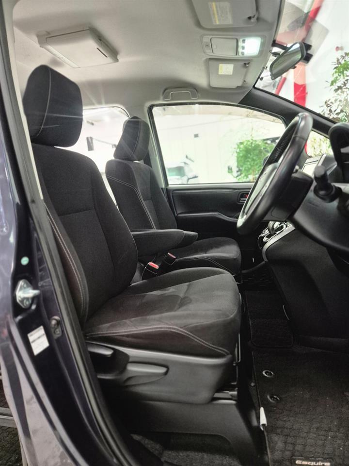 2015 Toyota ESQUIRE thumbnail