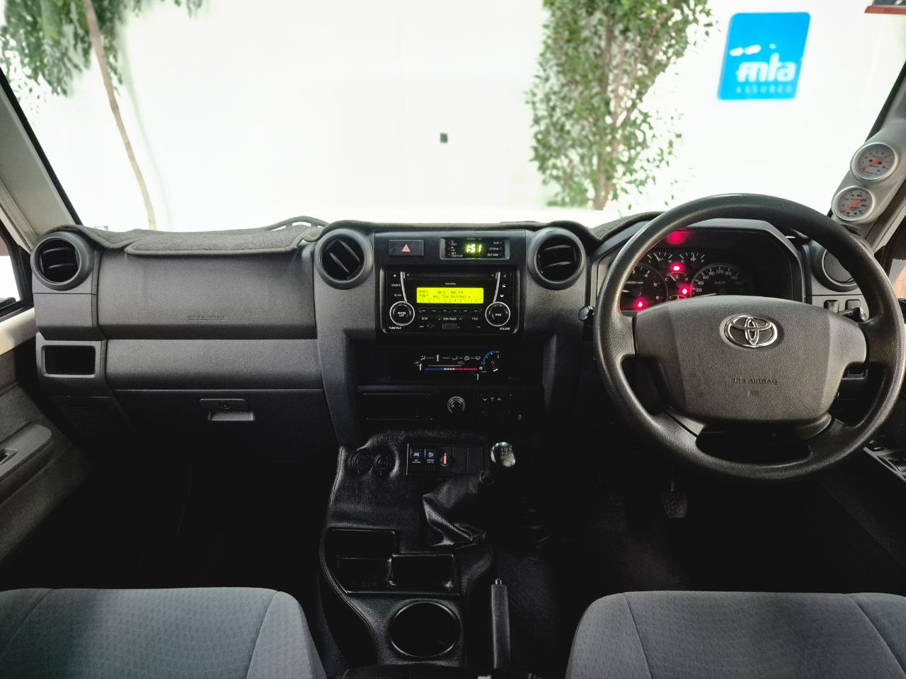 2019 Toyota Landcruiser thumbnail