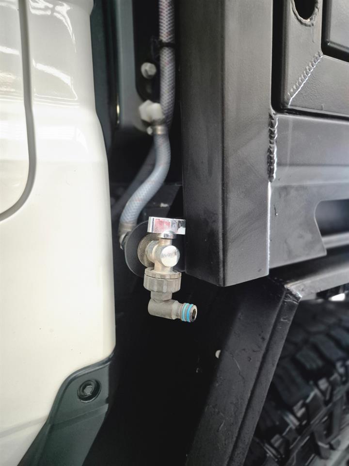 2019 Toyota Landcruiser thumbnail
