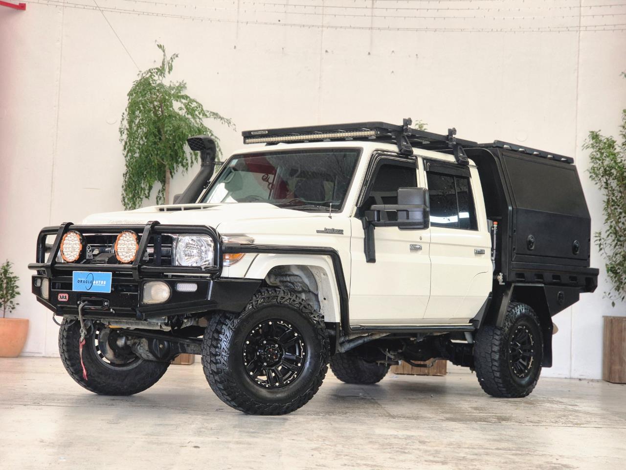 2019 Toyota Landcruiser thumbnail