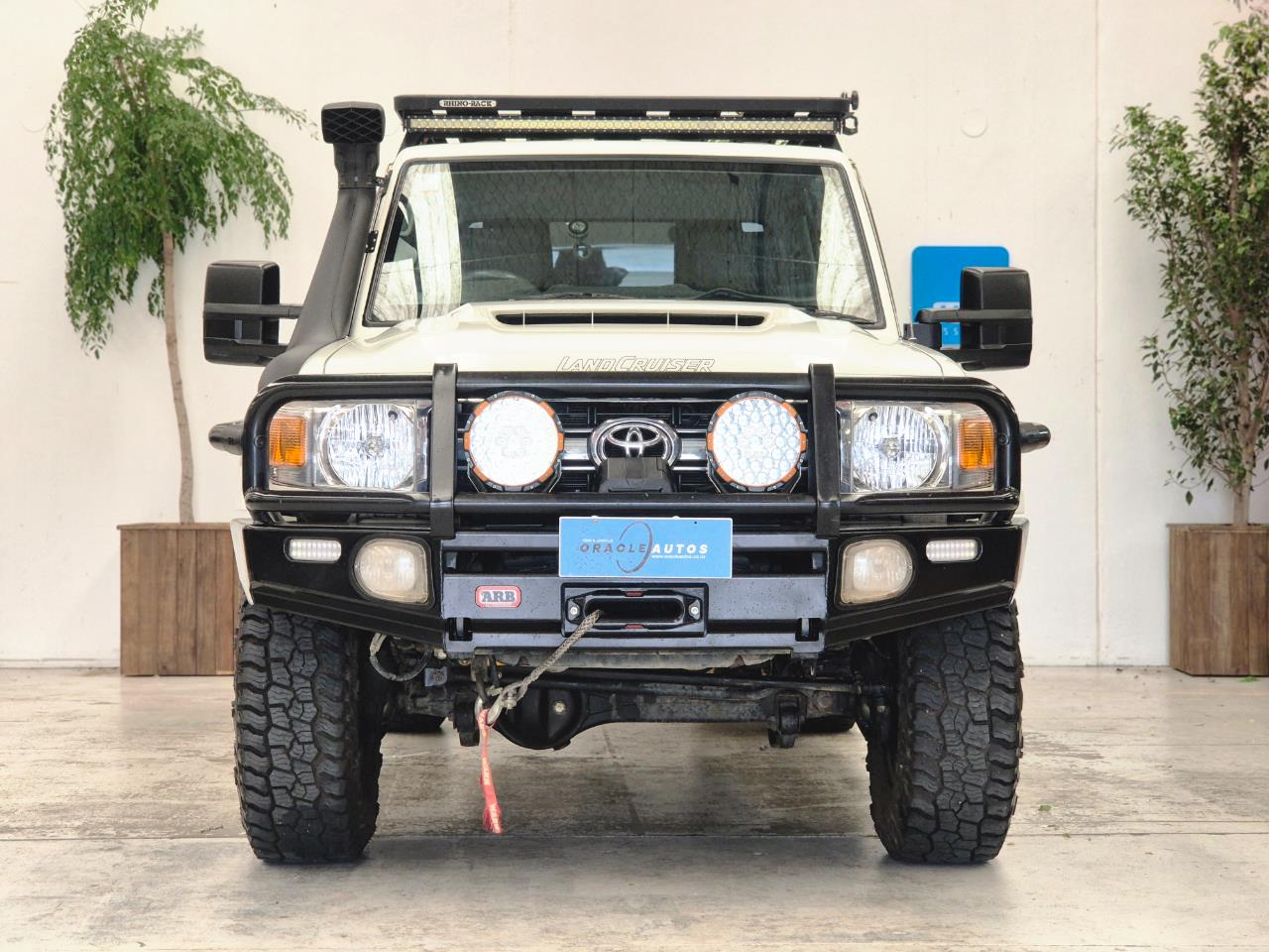 2019 Toyota Landcruiser thumbnail