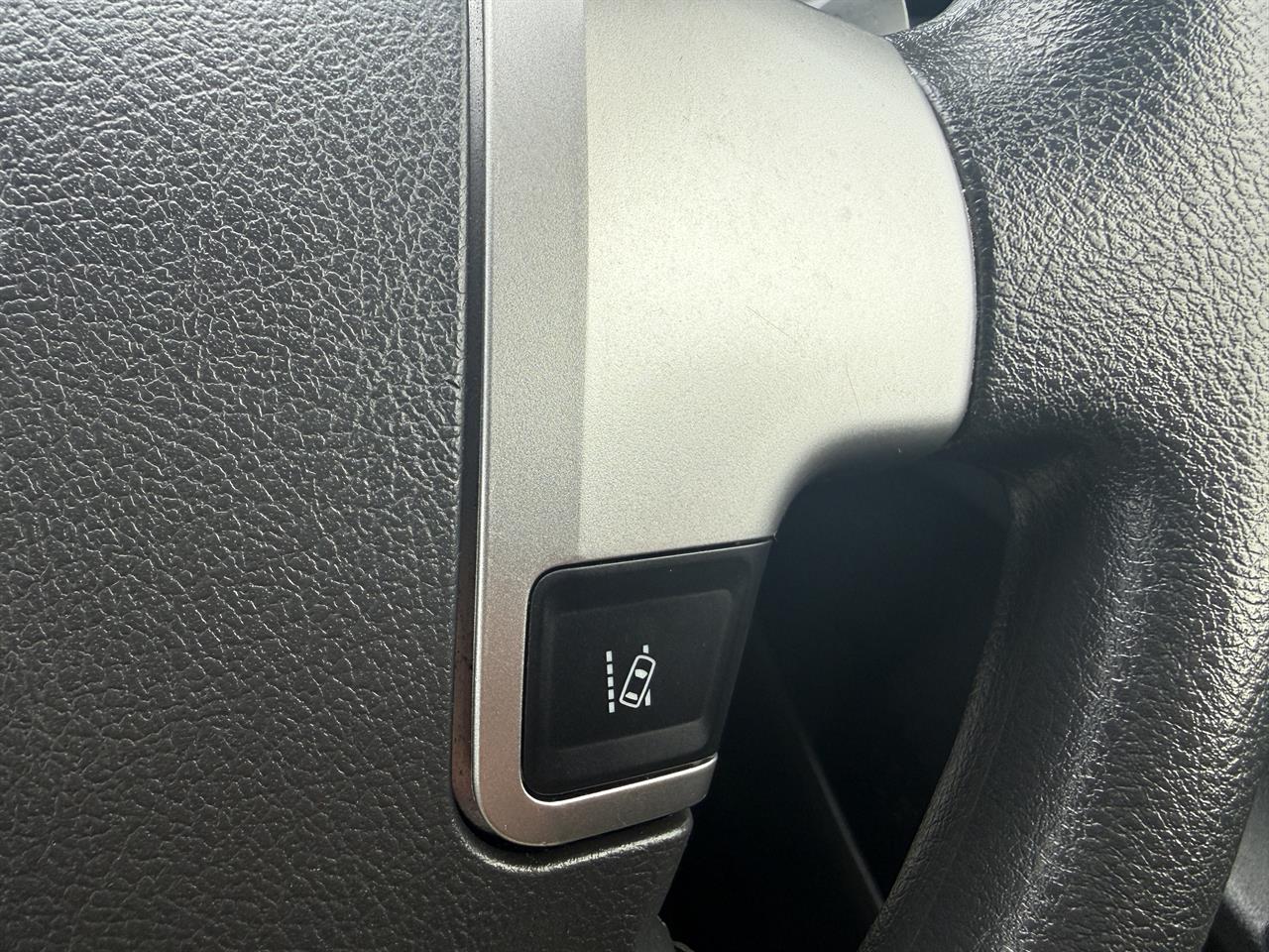 2018 Toyota Hiace thumbnail