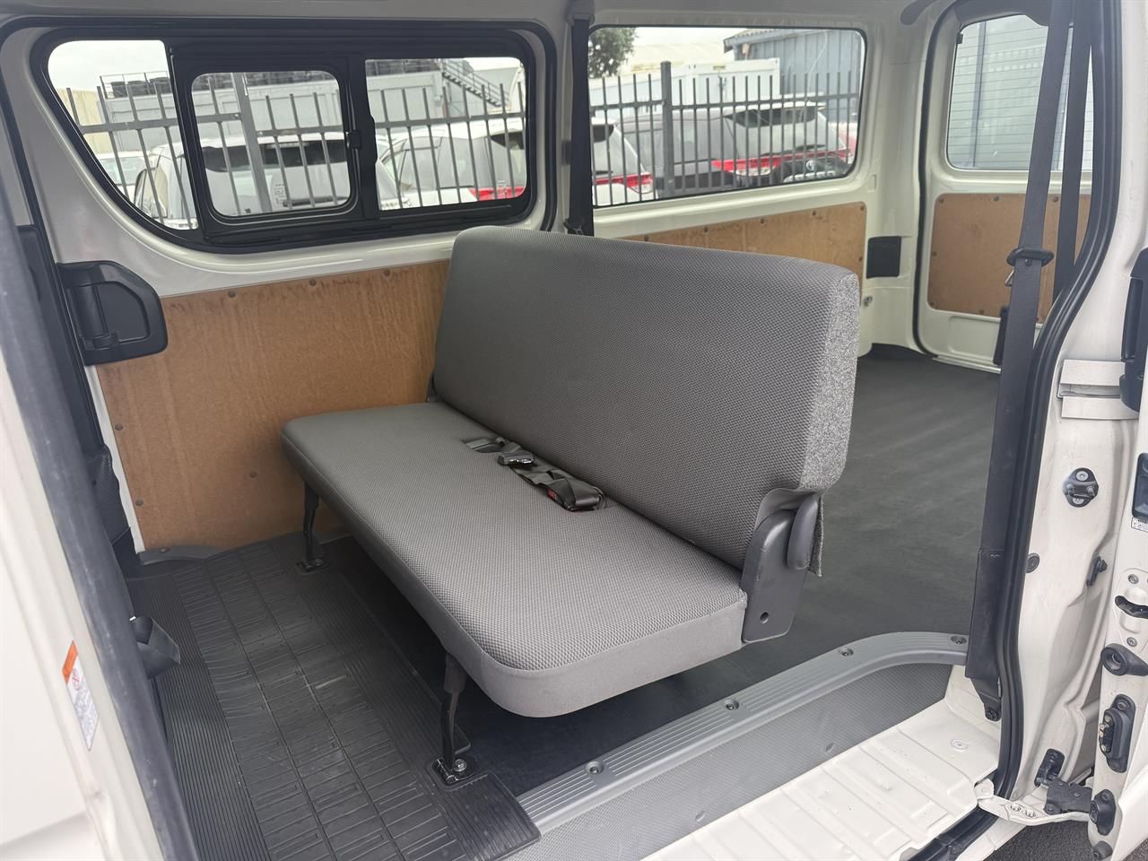 2018 Toyota Hiace thumbnail