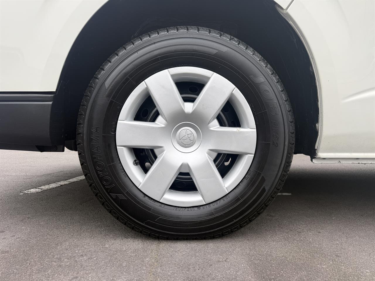 2018 Toyota Hiace thumbnail