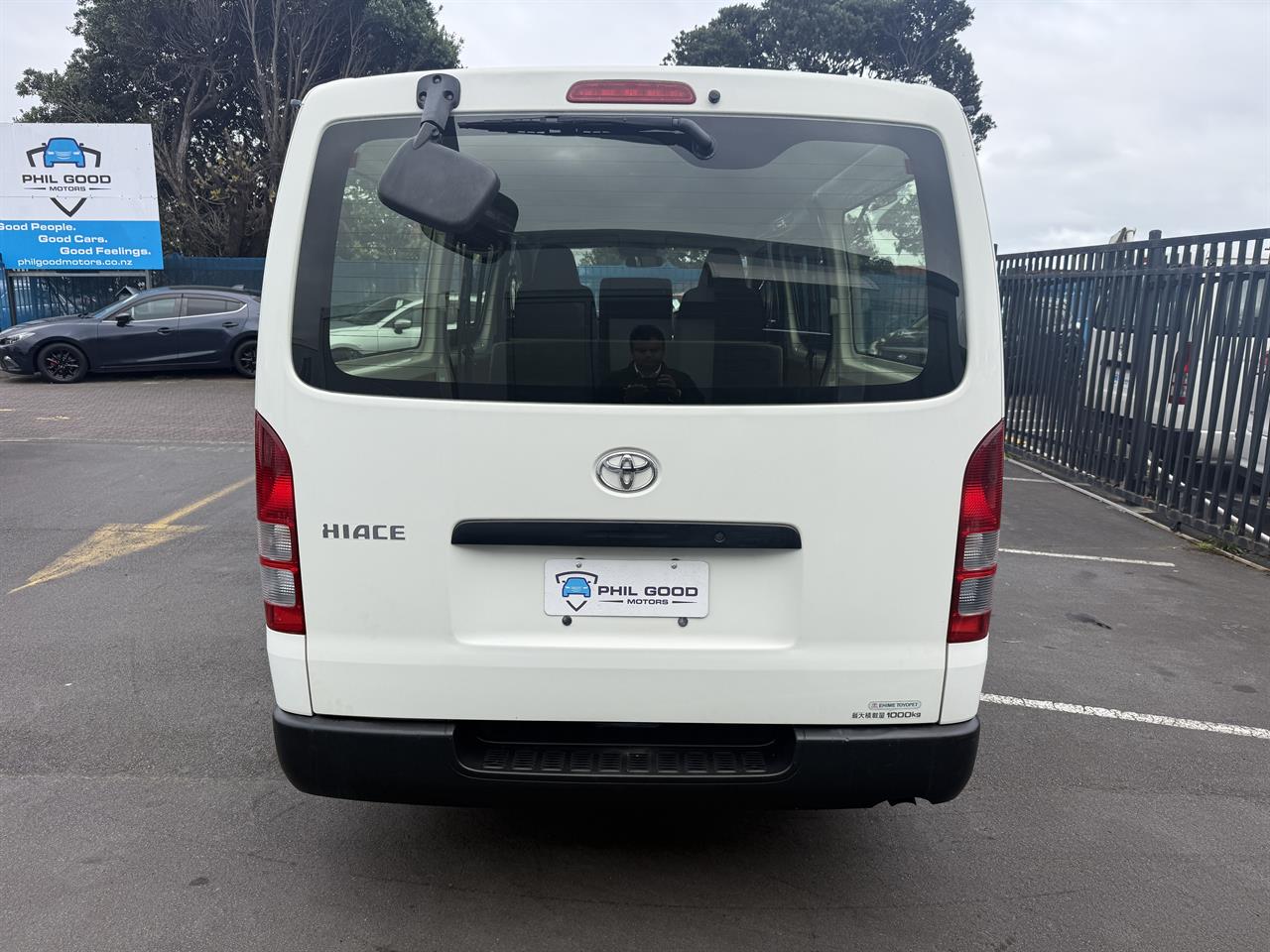 2018 Toyota Hiace thumbnail
