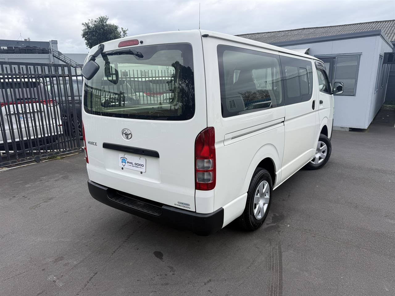 2018 Toyota Hiace thumbnail