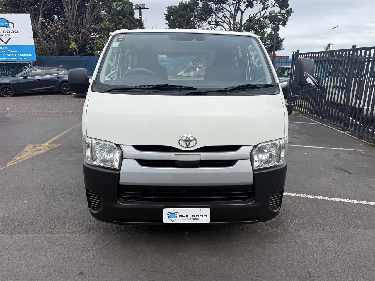 2018 Toyota Hiace thumbnail