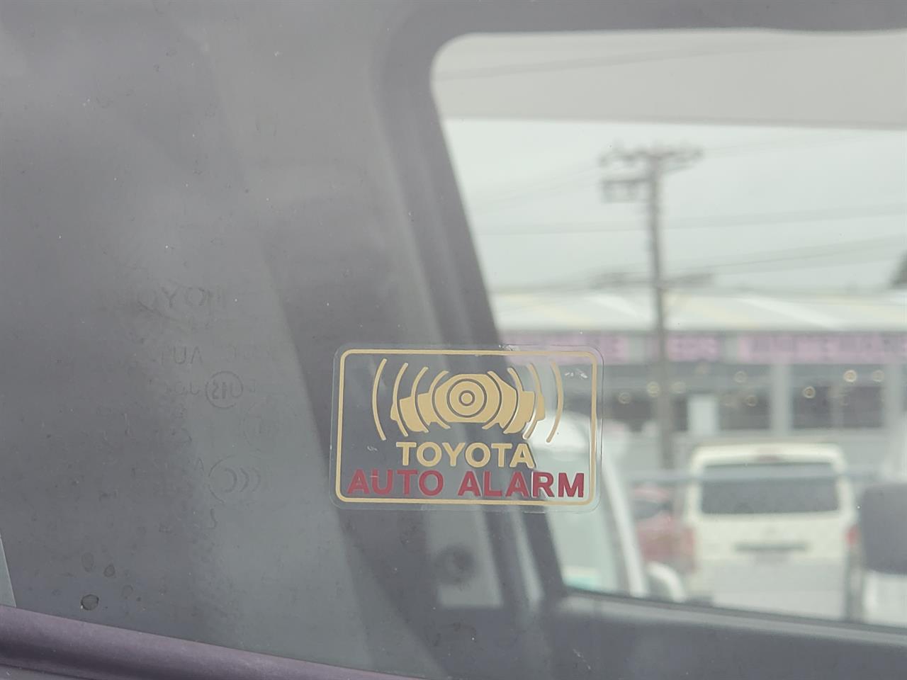 2021 Toyota Hiace thumbnail