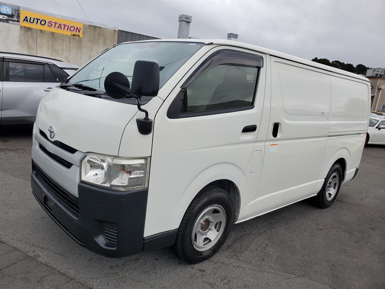 2021 Toyota Hiace thumbnail