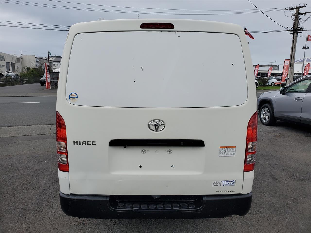 2021 Toyota Hiace thumbnail