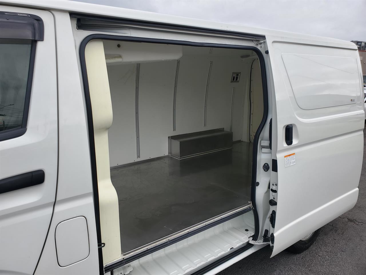 2021 Toyota Hiace thumbnail