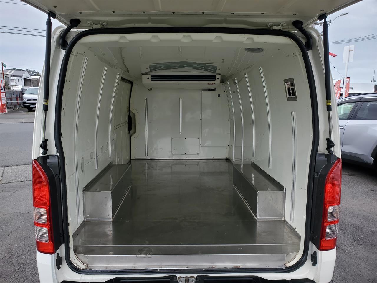 2021 Toyota Hiace thumbnail