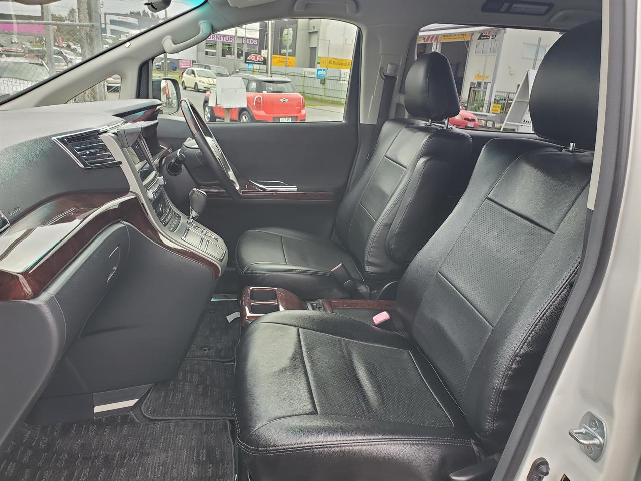 2013 Toyota Alphard thumbnail