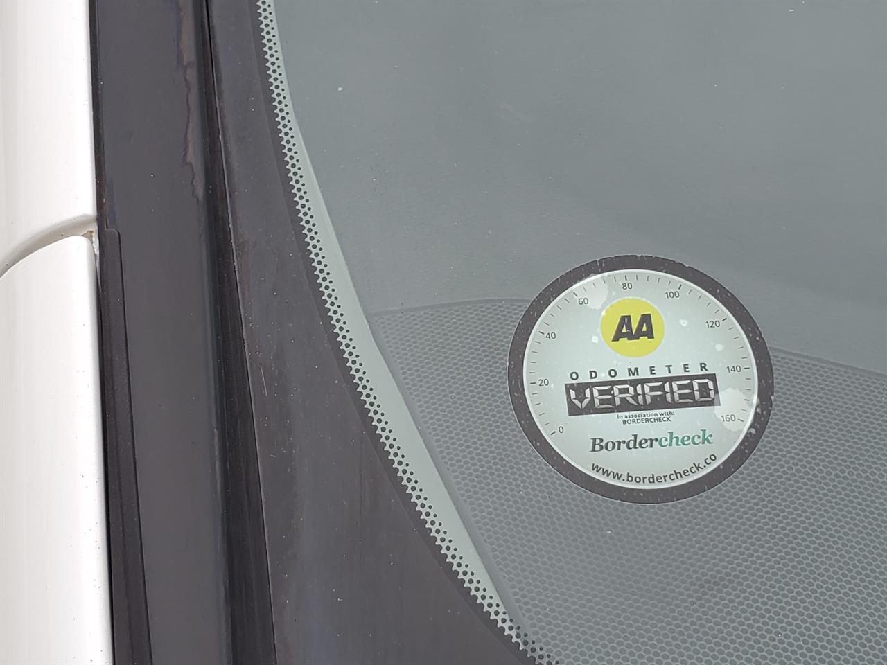 2013 Toyota Alphard thumbnail