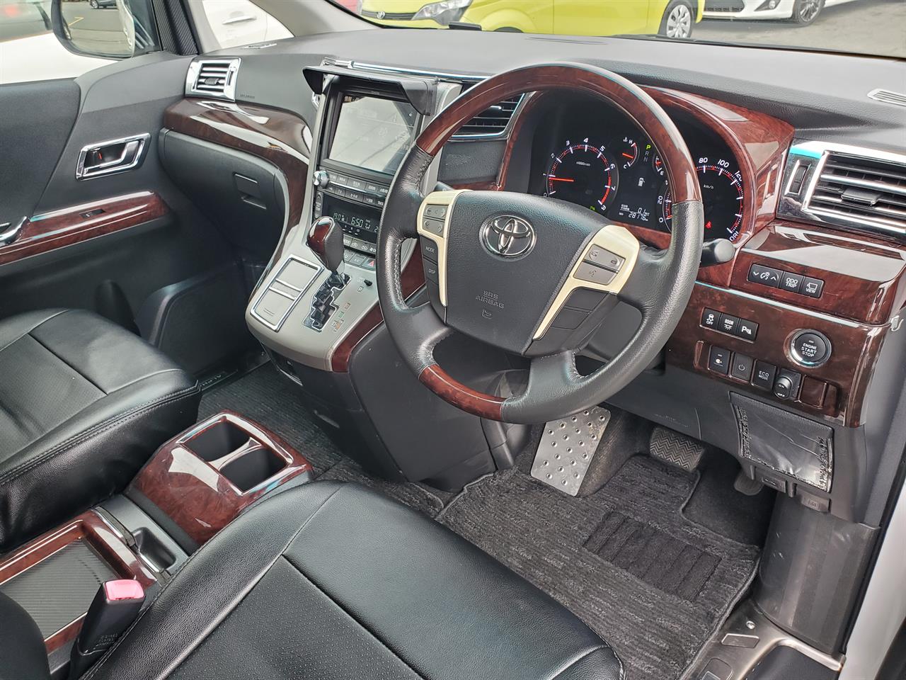 2013 Toyota Alphard thumbnail