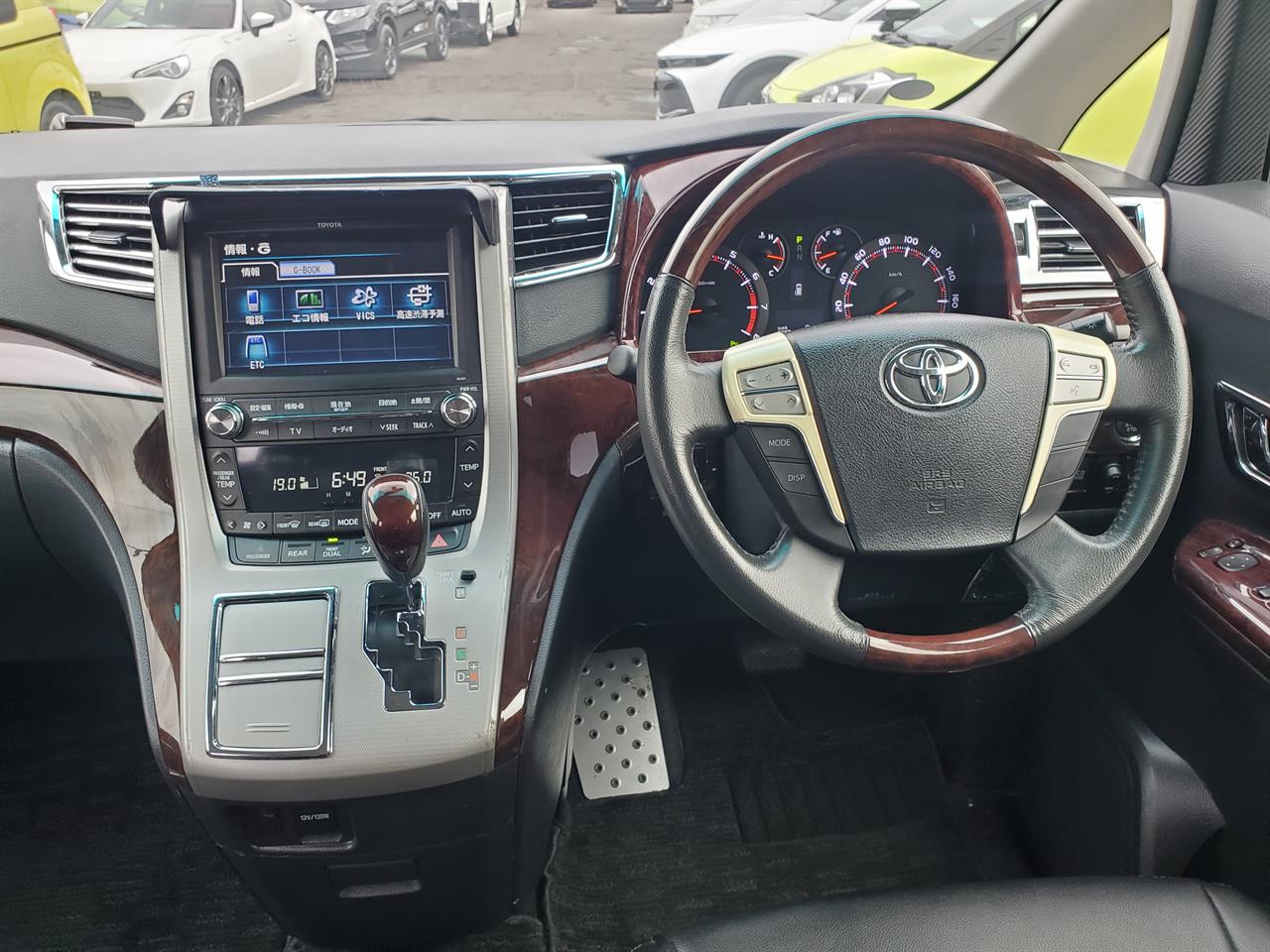 2013 Toyota Alphard thumbnail