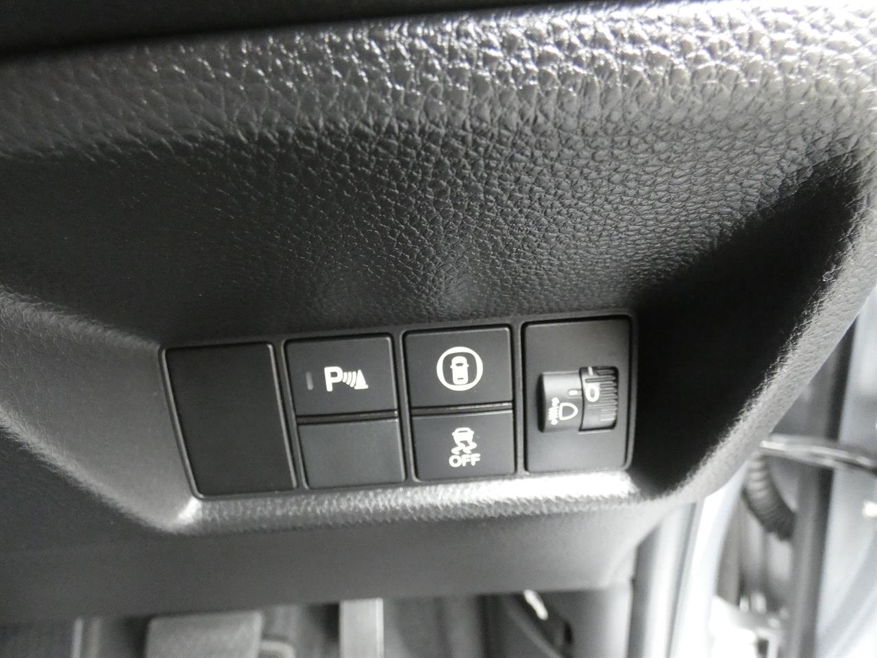 2021 Honda FIT thumbnail