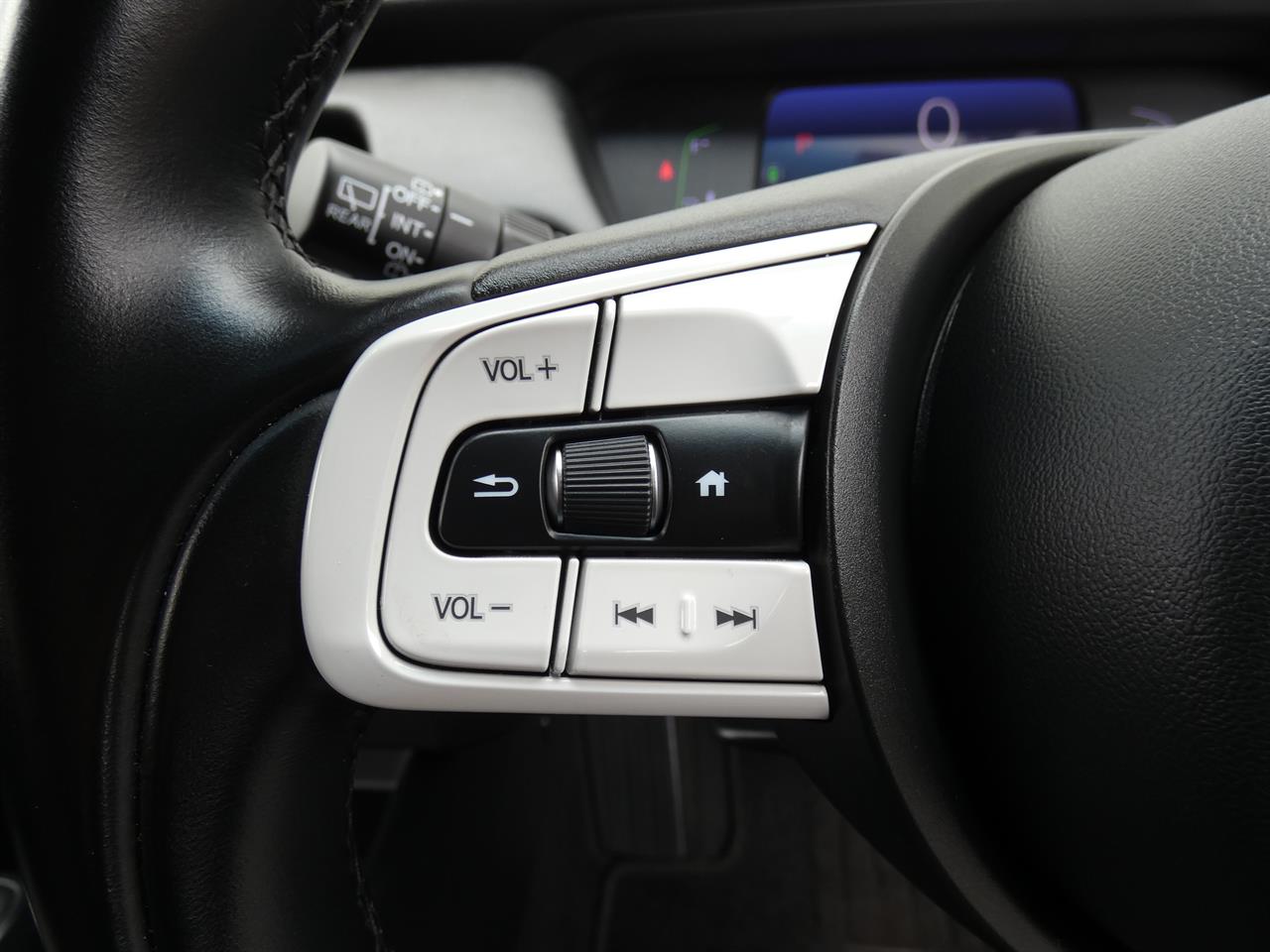 2021 Honda FIT thumbnail