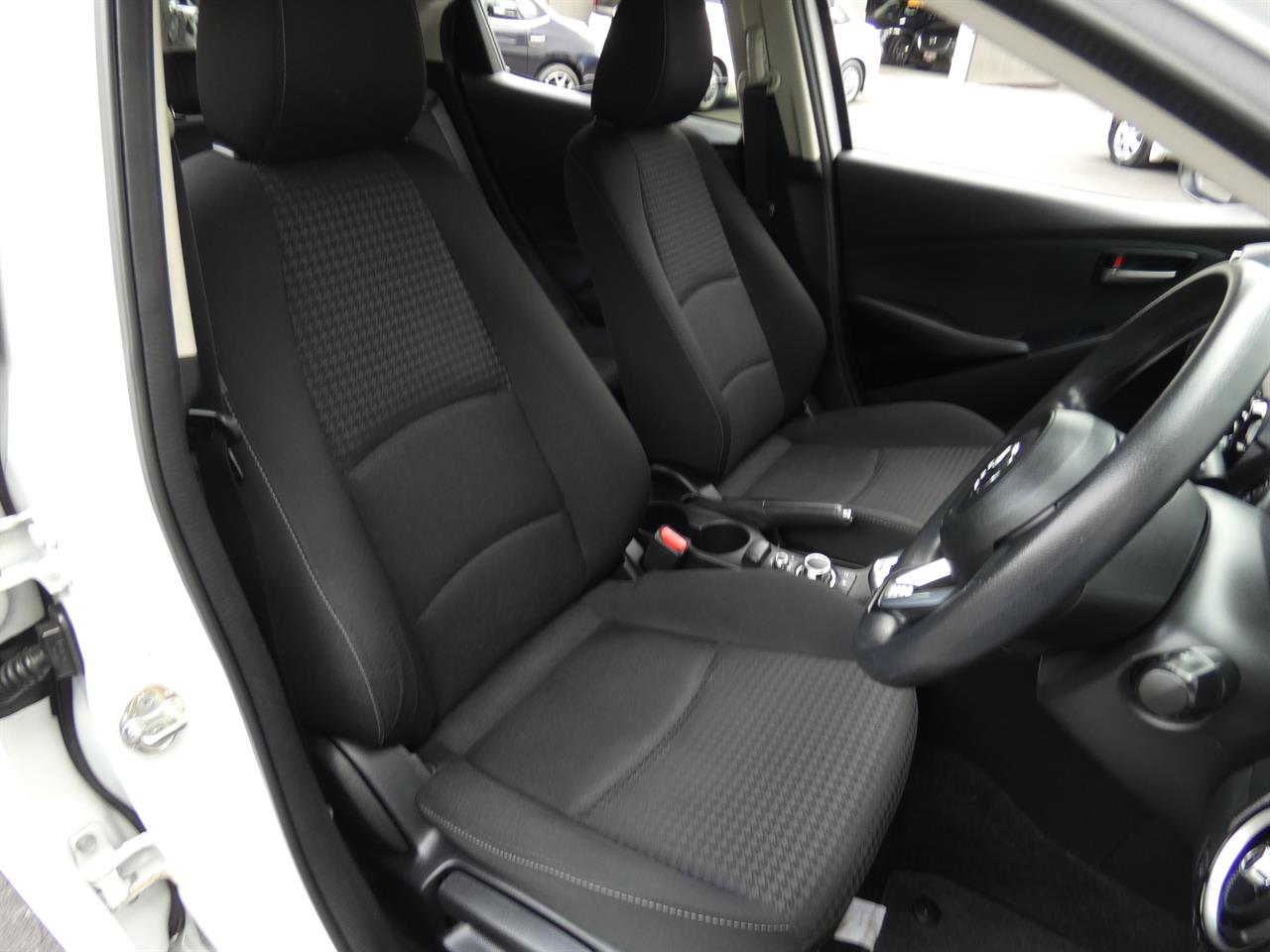 2018 Mazda DEMIO thumbnail