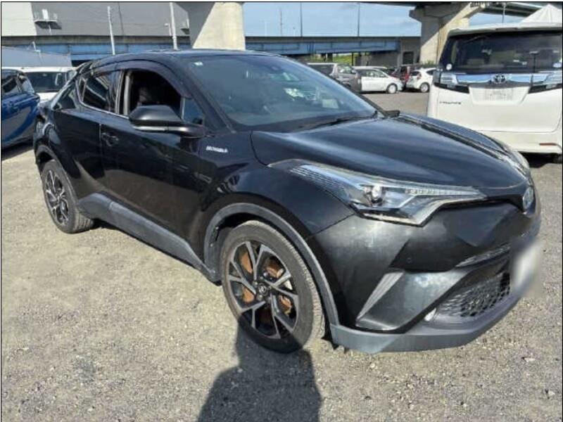 2017 Toyota C-HR thumbnail