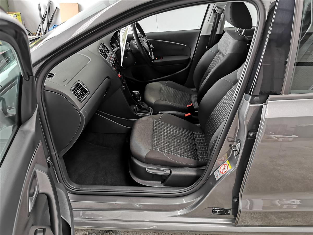 2015 Volkswagen Polo thumbnail