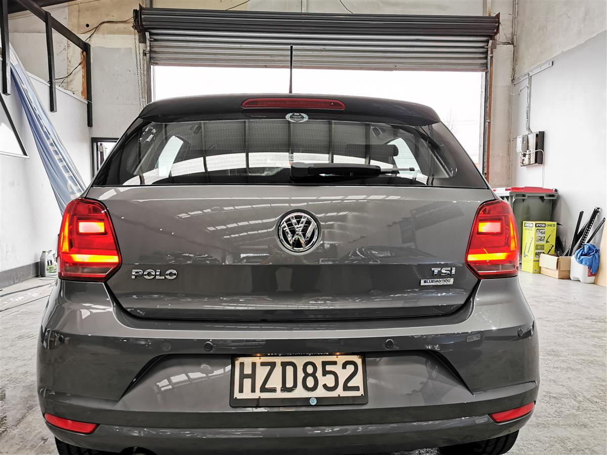 2015 Volkswagen Polo thumbnail
