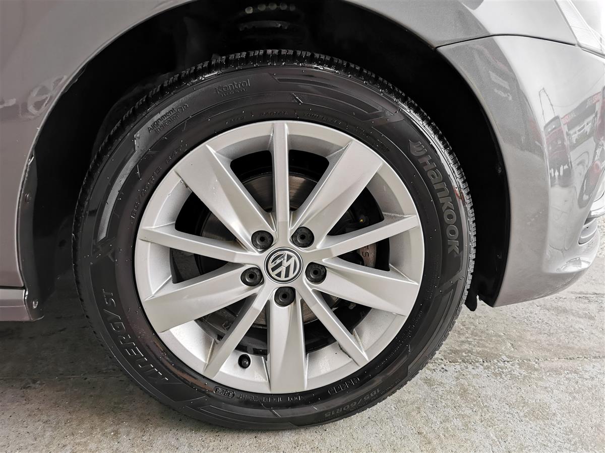 2015 Volkswagen Polo thumbnail
