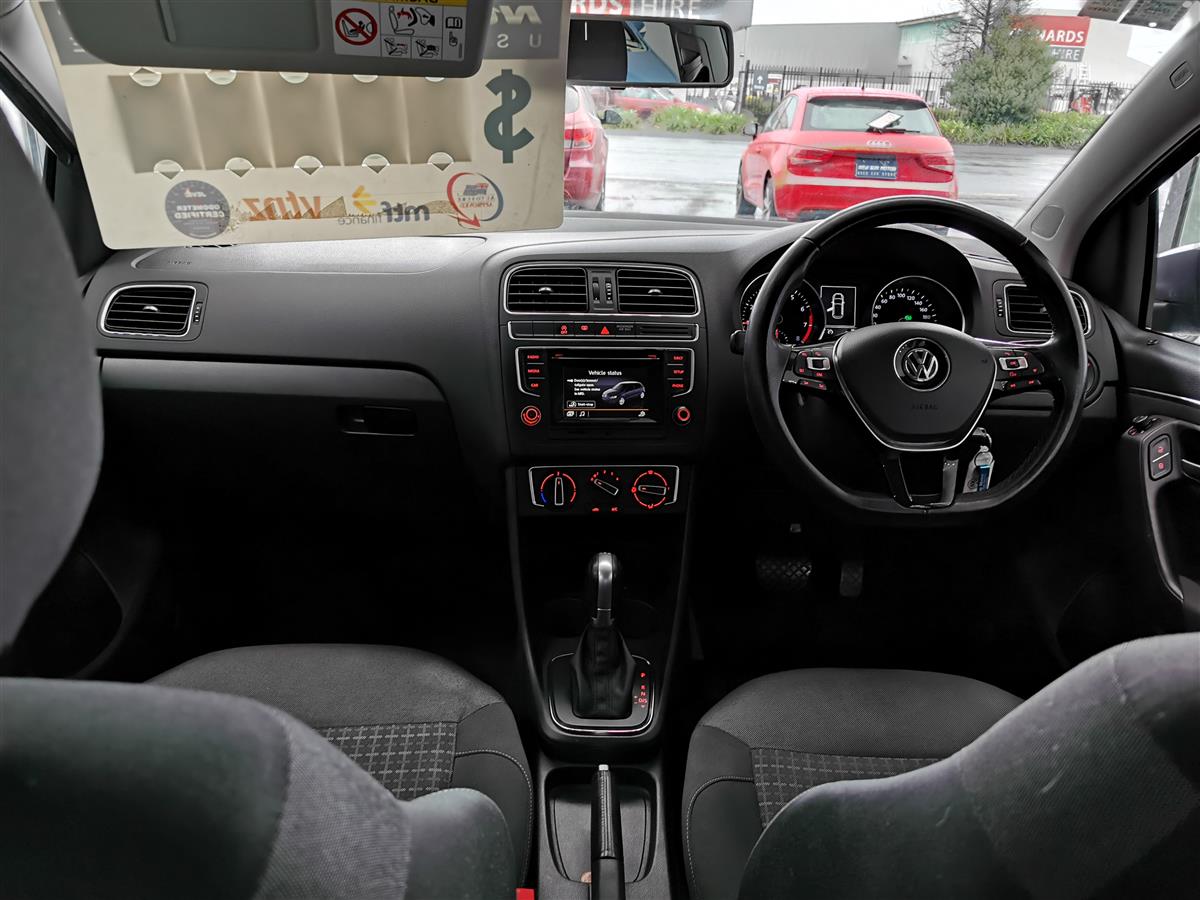 2015 Volkswagen Polo thumbnail