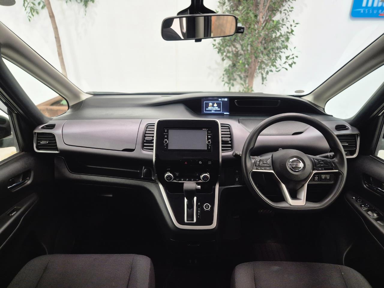 2017 Nissan Serena thumbnail