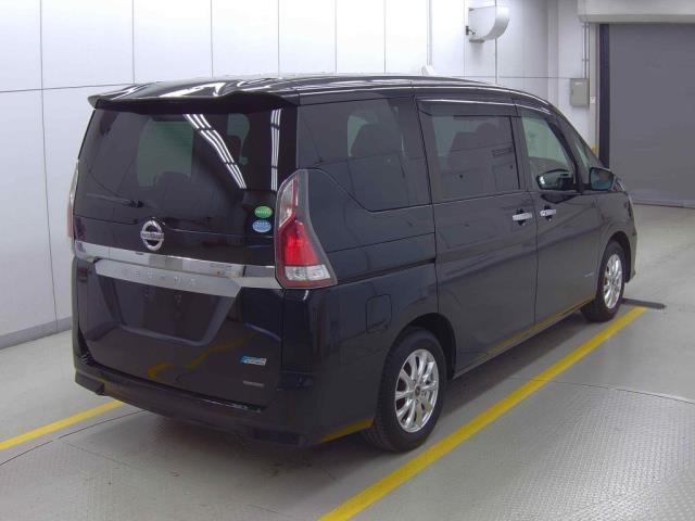 2017 Nissan Serena thumbnail