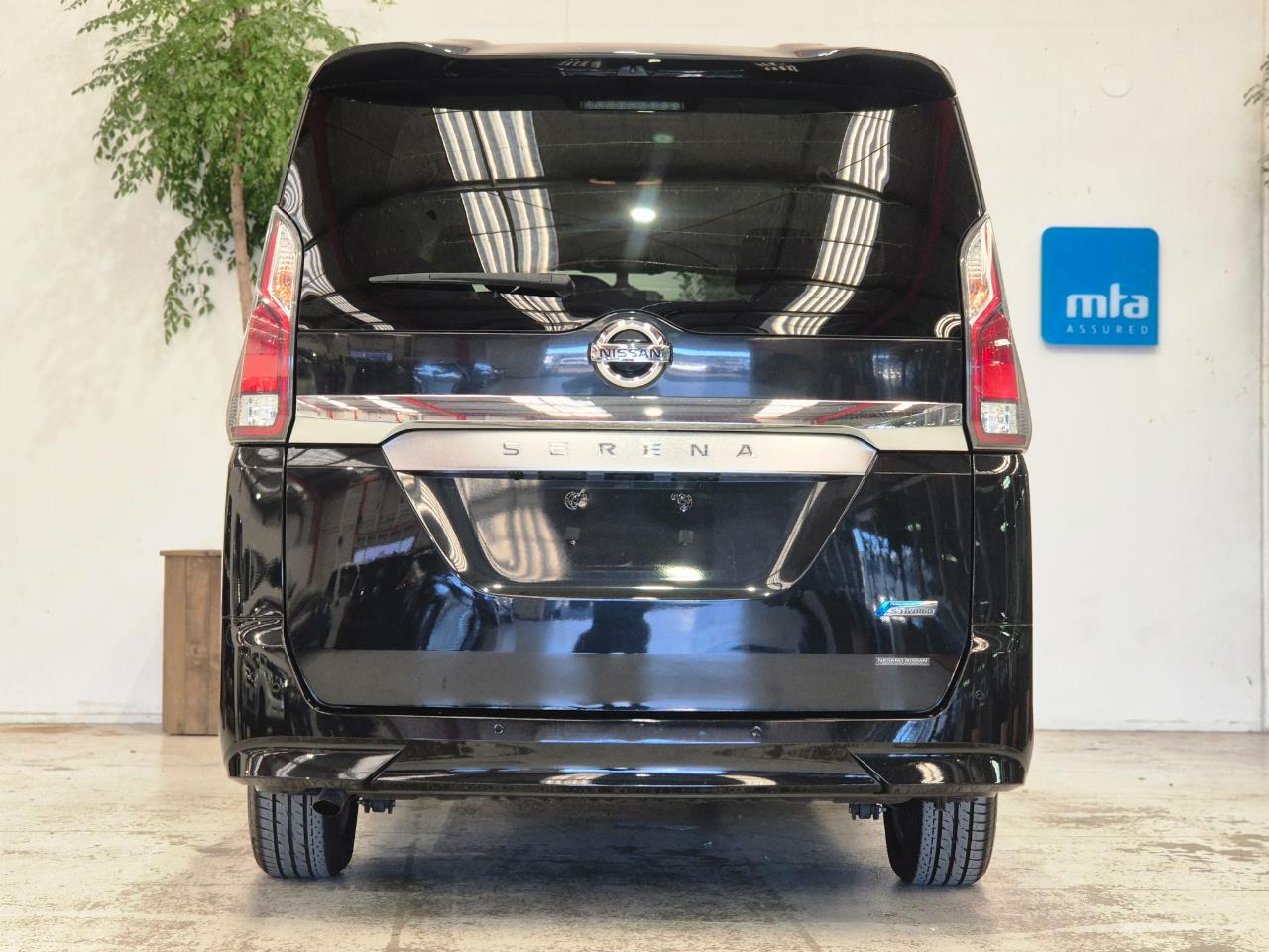 2017 Nissan Serena thumbnail