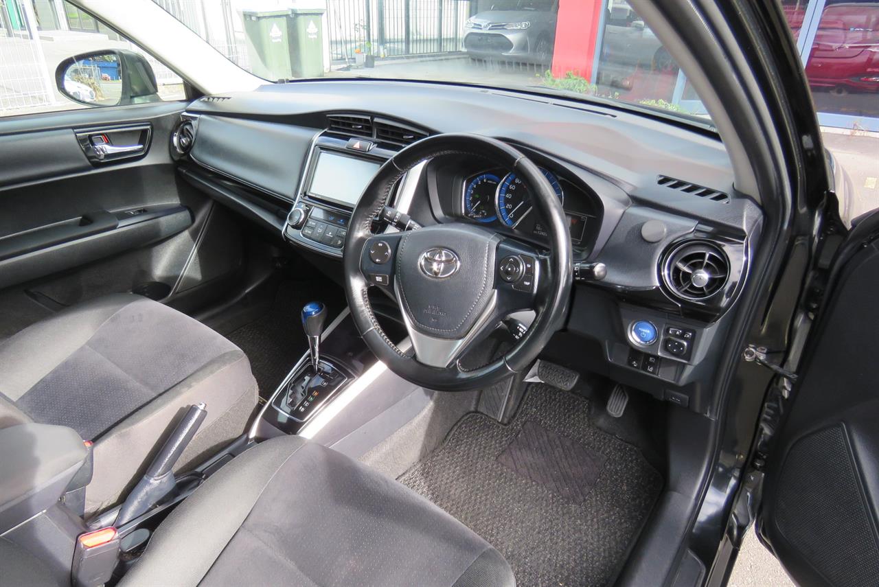 2018 Toyota Corolla thumbnail