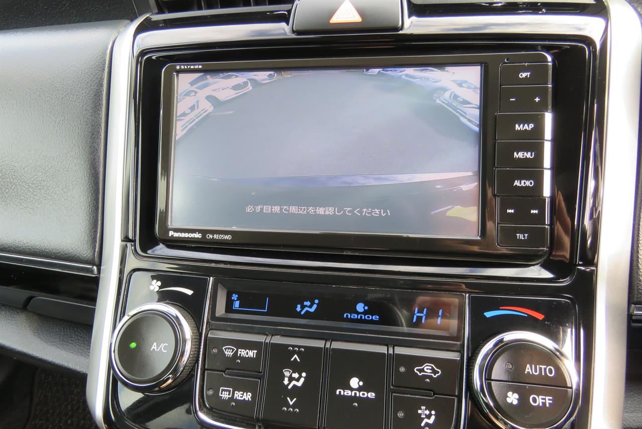 2018 Toyota Corolla thumbnail