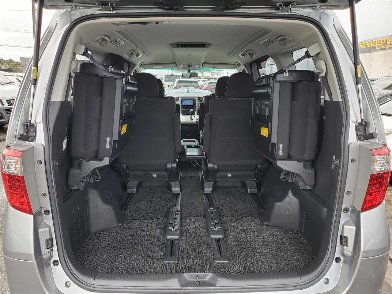 2013 Toyota Alphard thumbnail