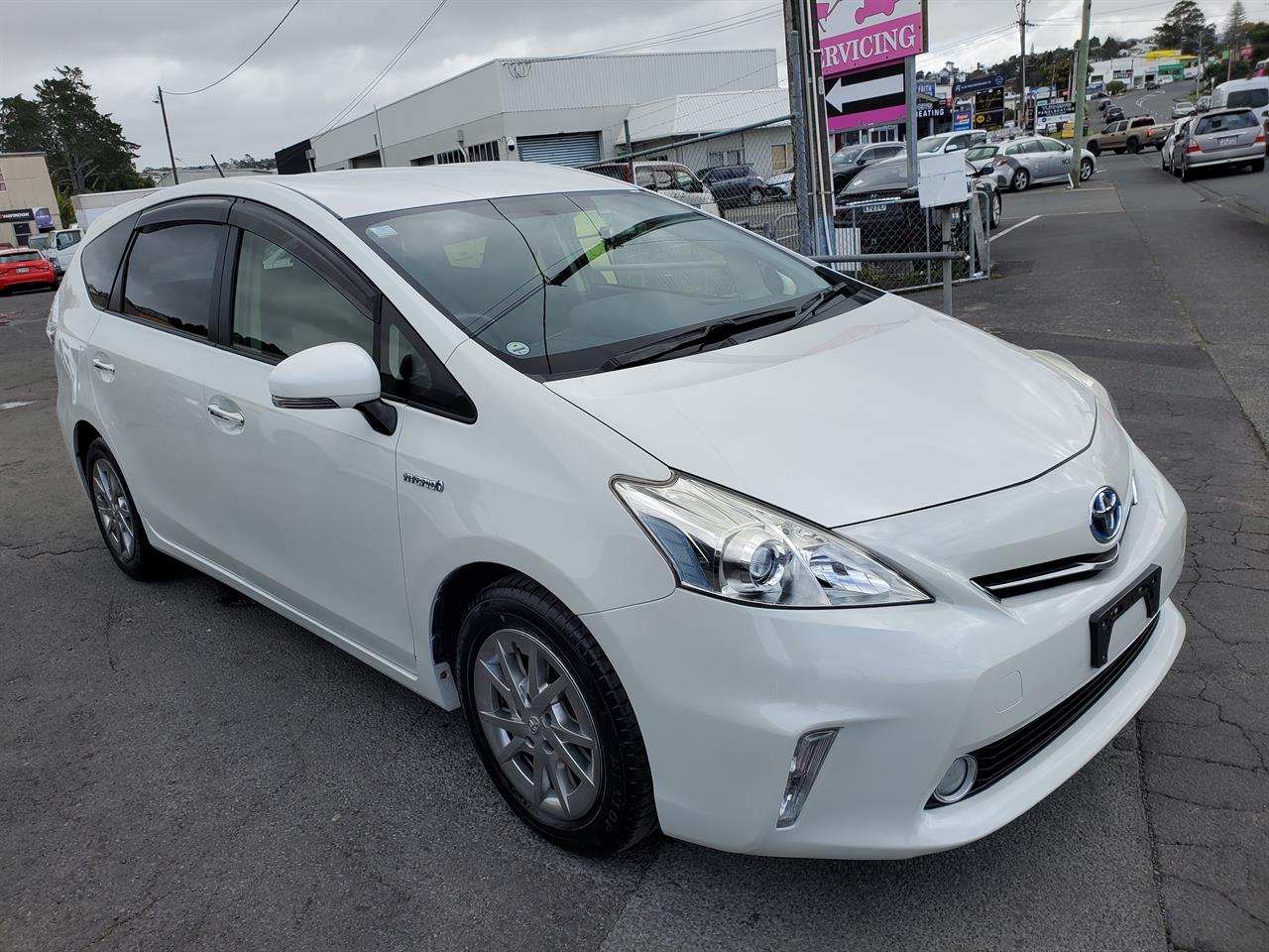 2014 Toyota Prius thumbnail