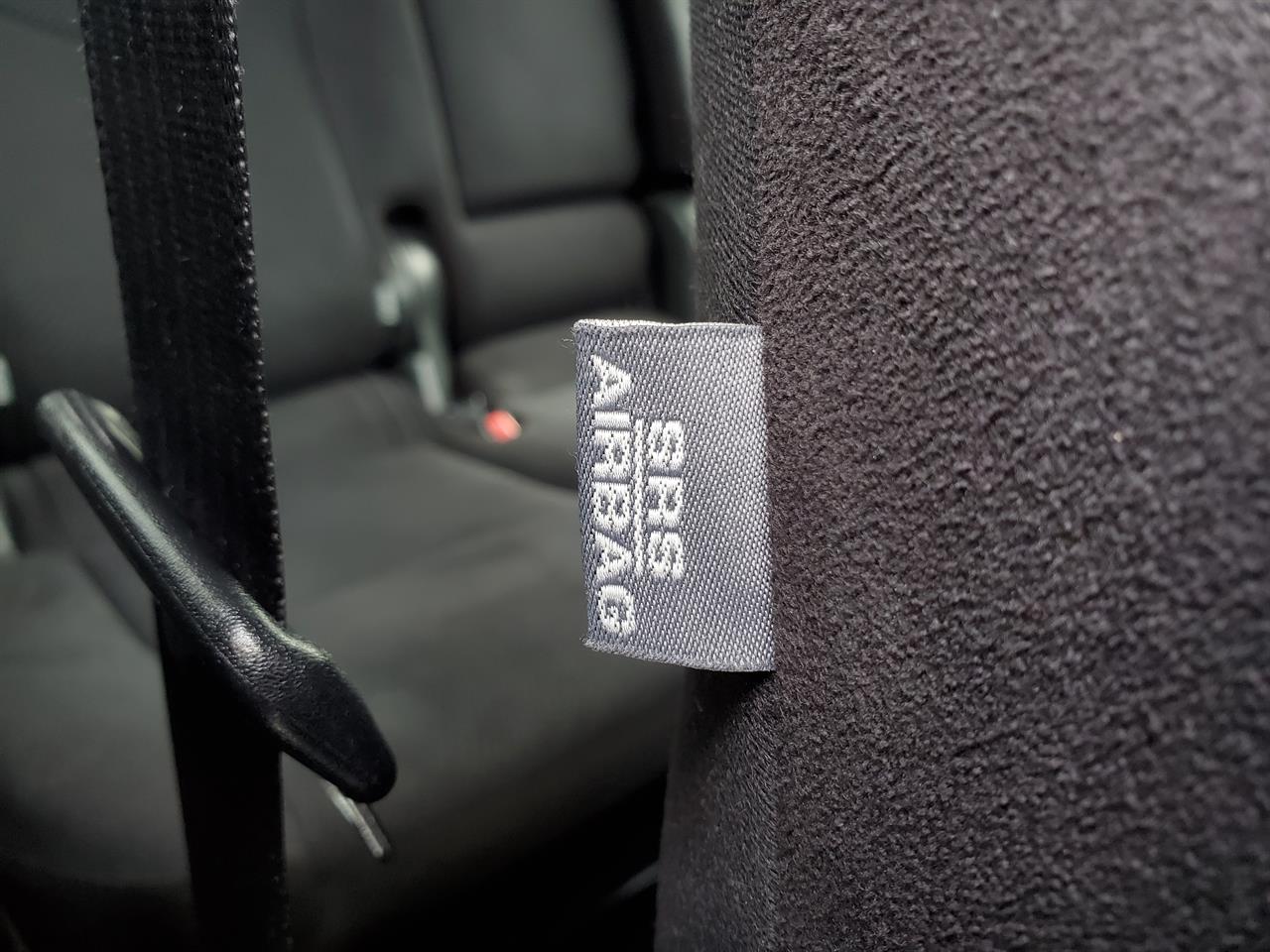 2014 Toyota Prius thumbnail