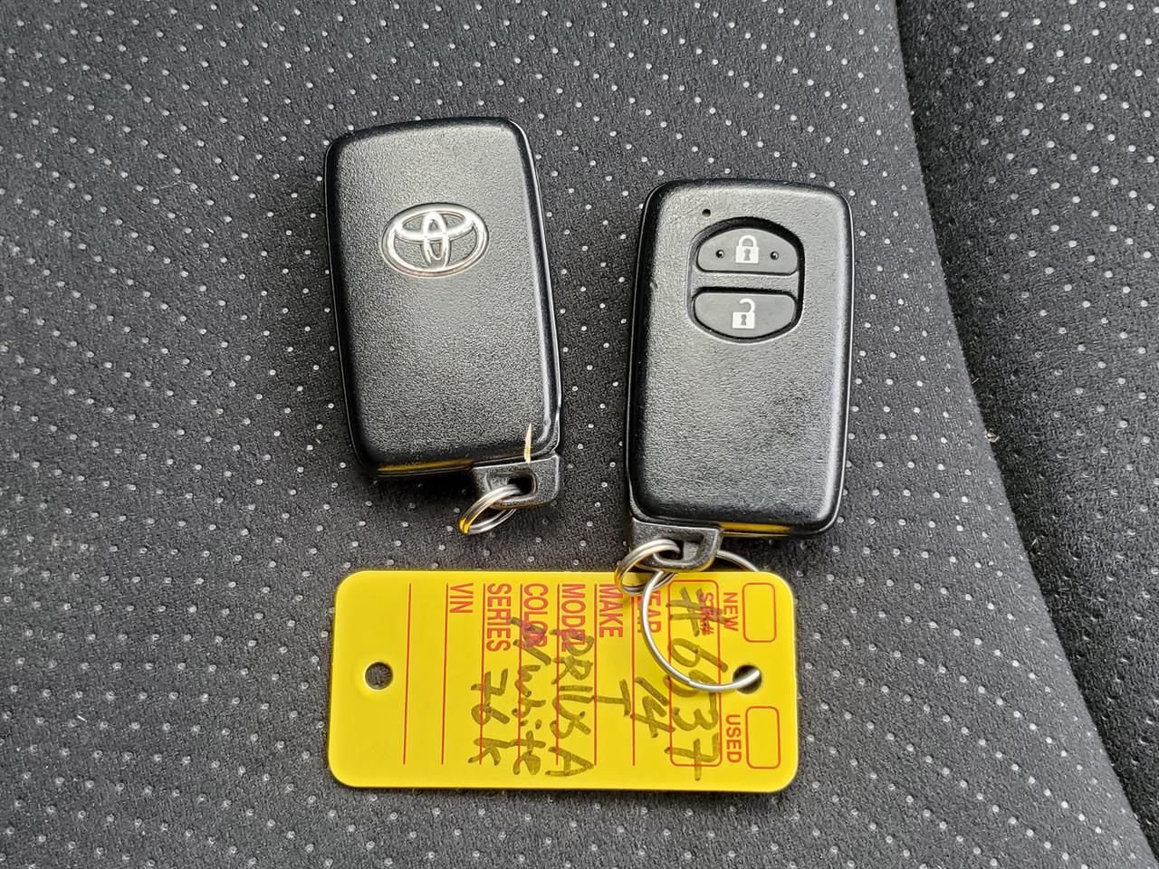 2014 Toyota Prius thumbnail
