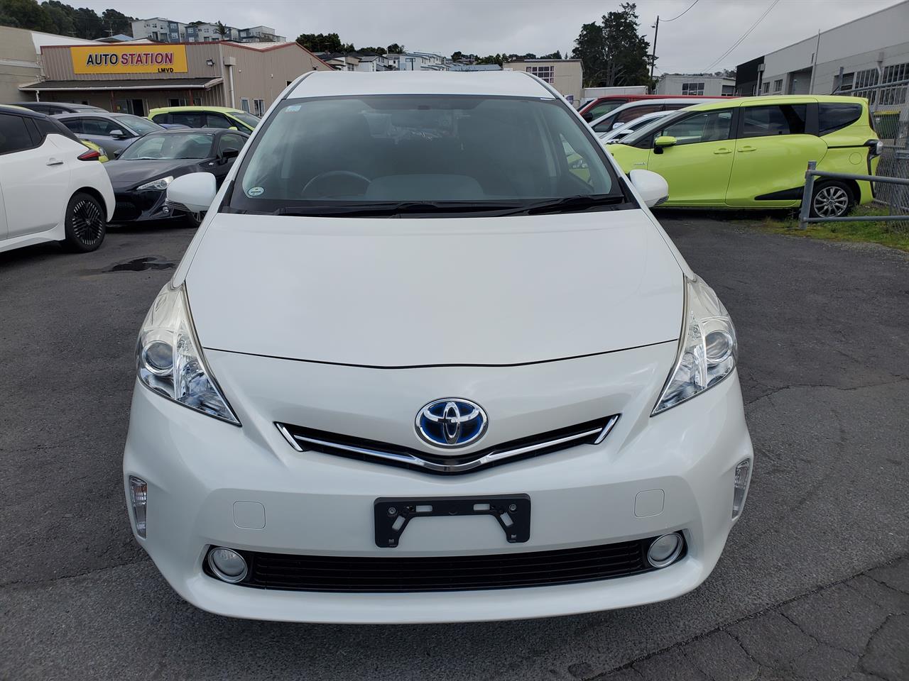2014 Toyota Prius thumbnail