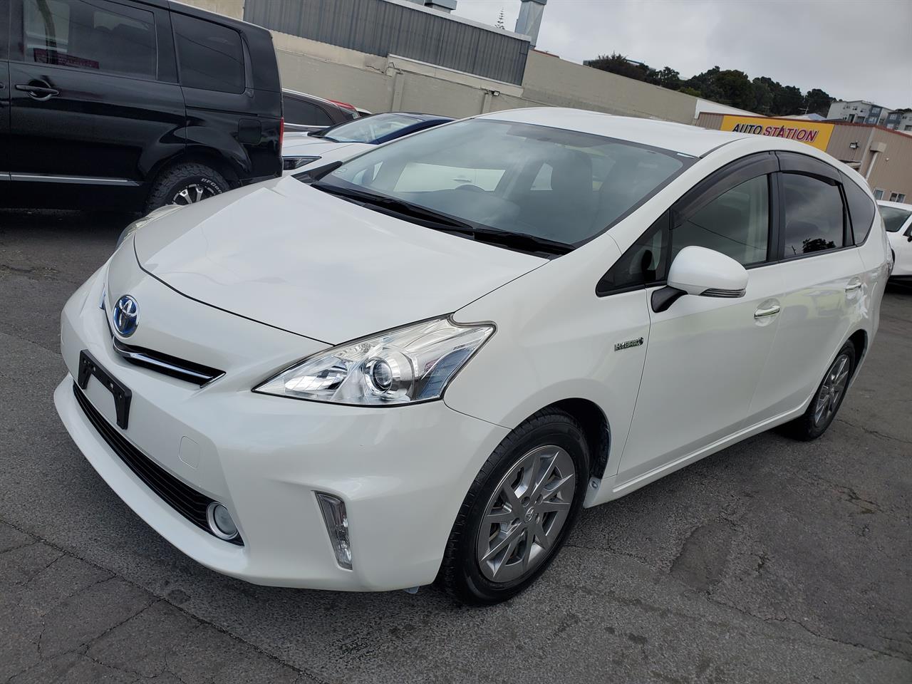 2014 Toyota Prius thumbnail