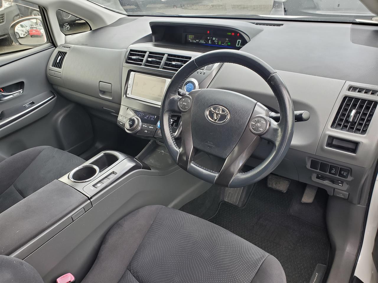 2014 Toyota Prius thumbnail