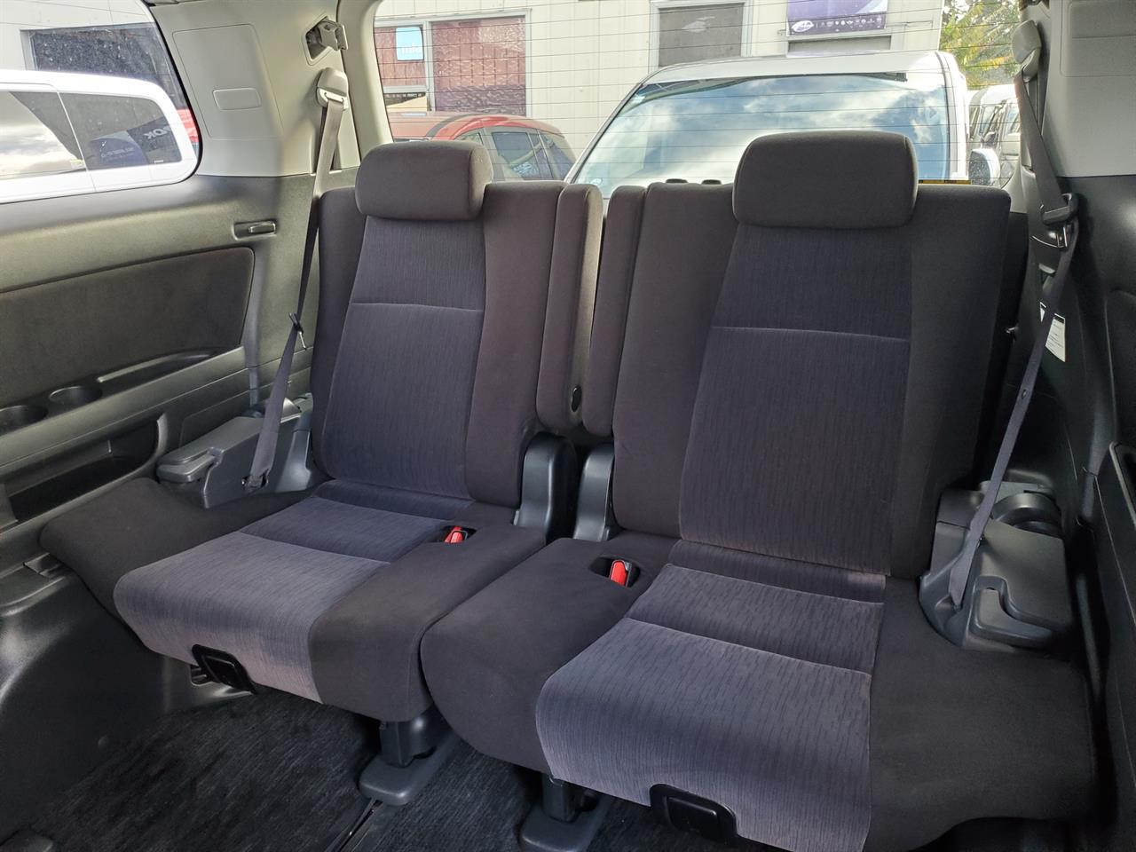 2013 Toyota Vellfire thumbnail