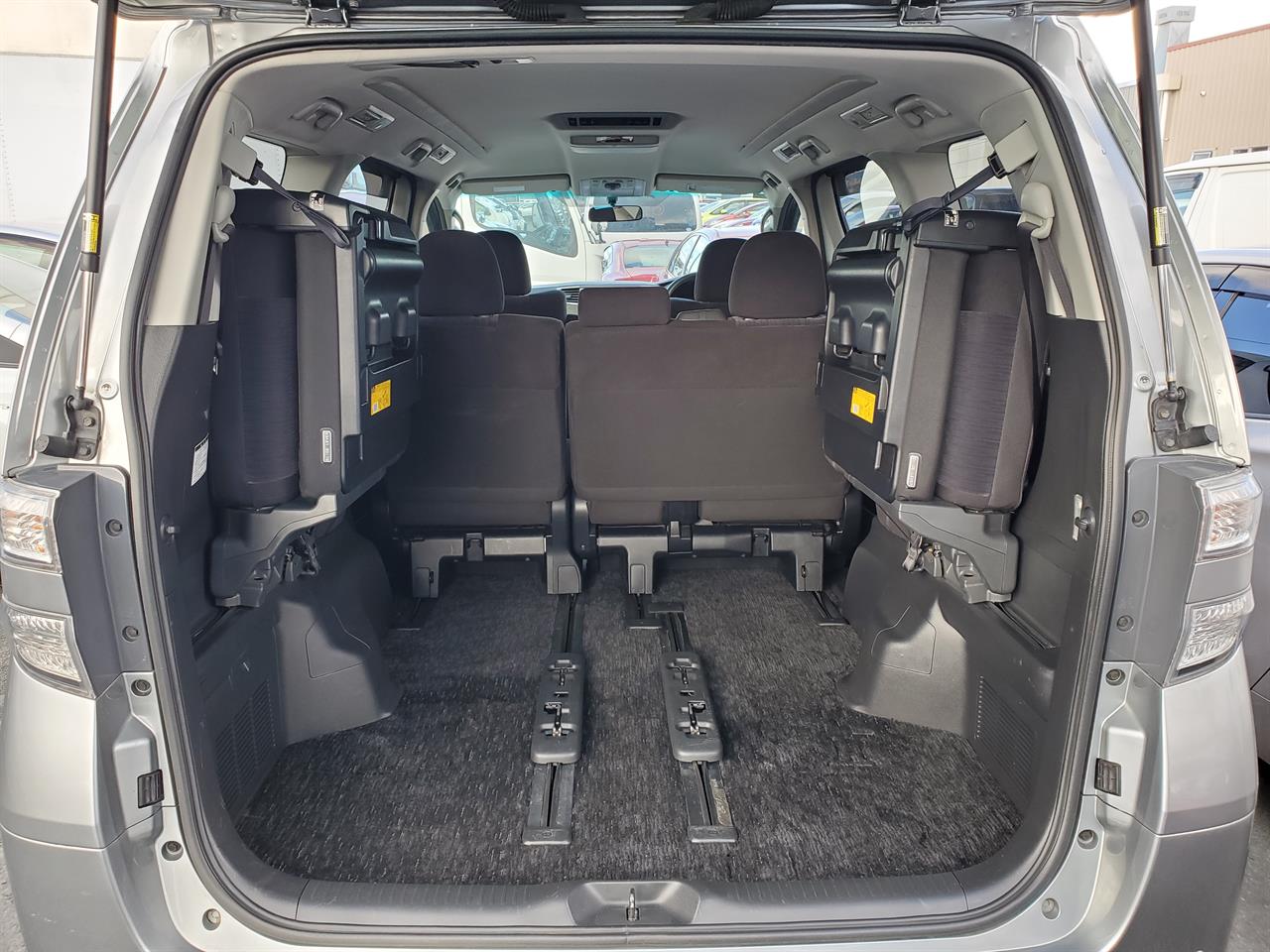 2013 Toyota Vellfire thumbnail