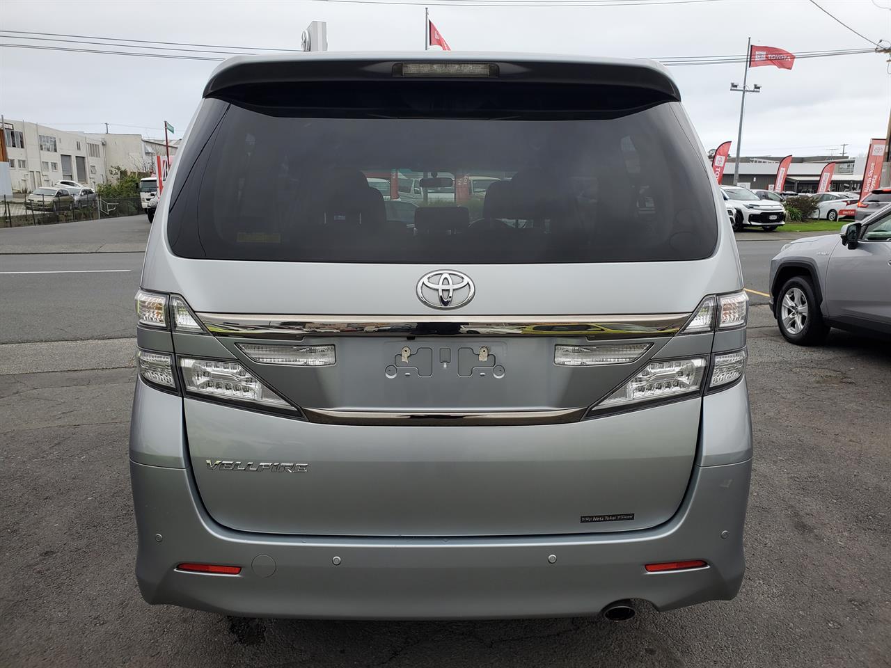 2013 Toyota Vellfire thumbnail